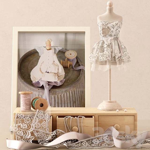Decorative set with a mini mannequin